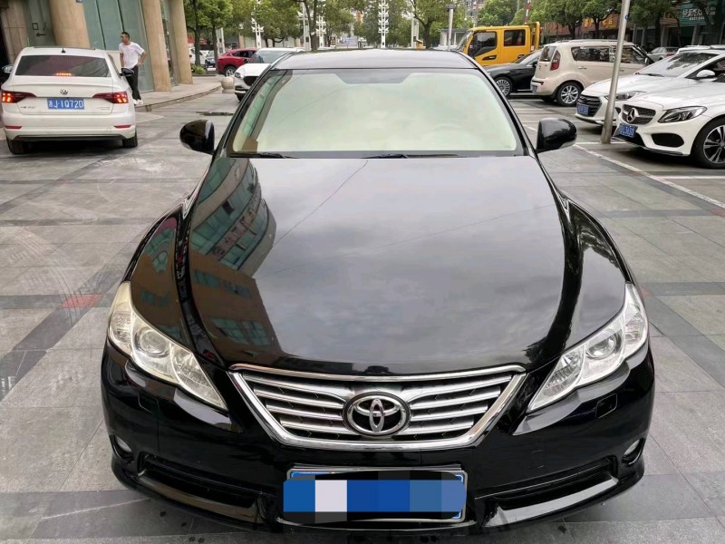 徐州13年丰田锐志1