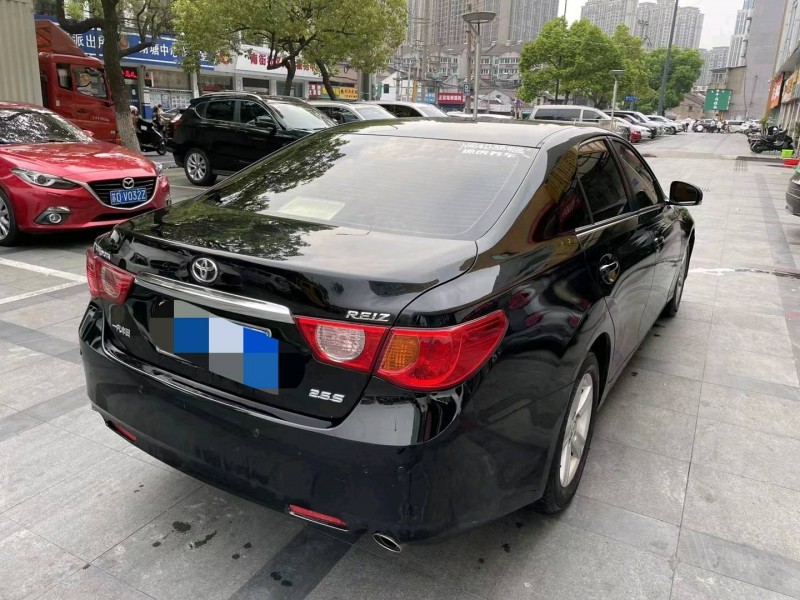 徐州13年丰田锐志7