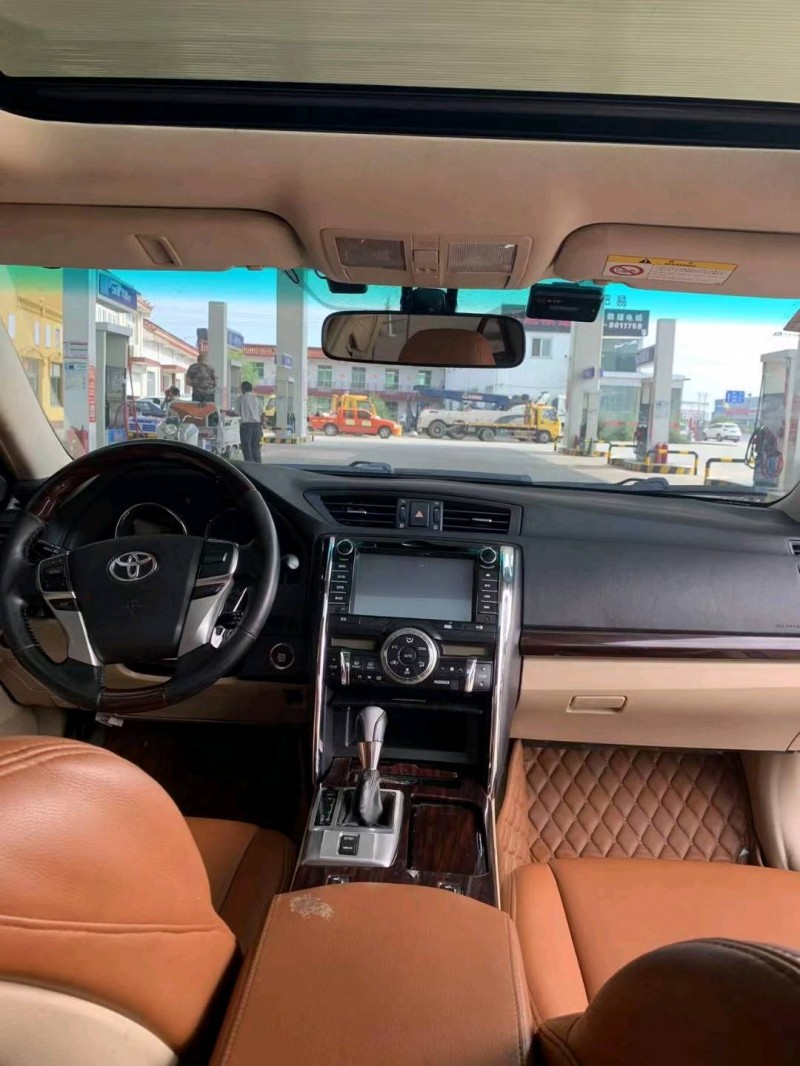 保定12年丰田锐志8