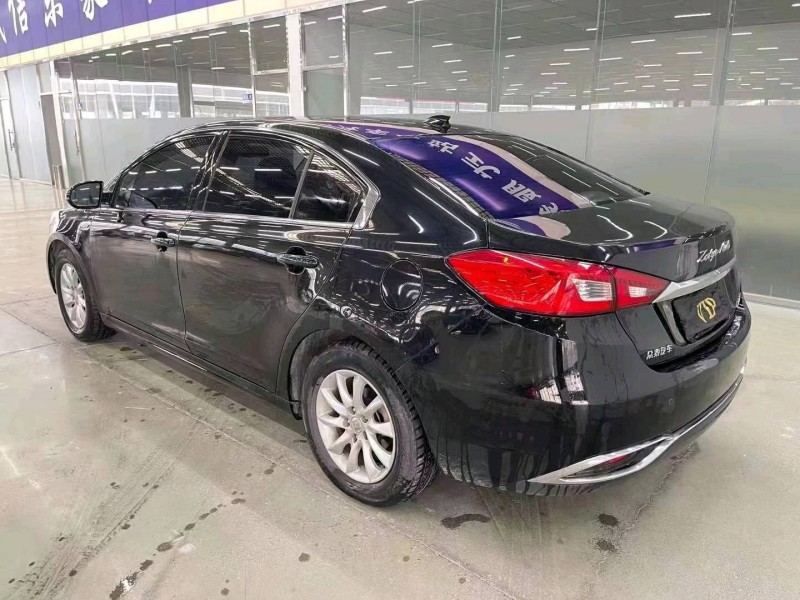 济宁18年众泰Z5607