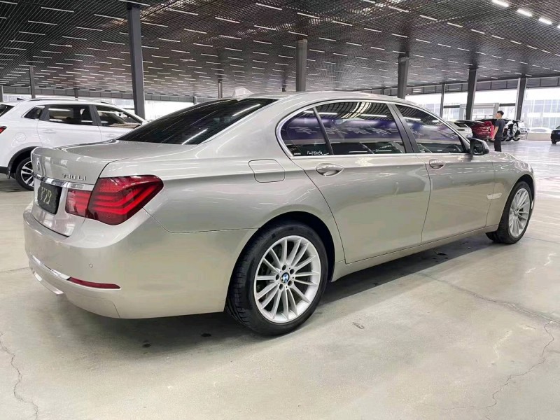 济宁15年宝马7系8