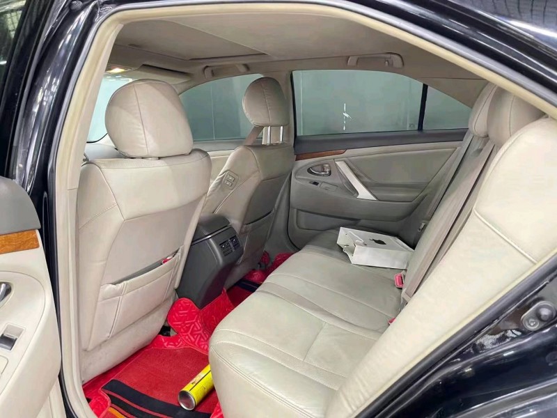 济宁10年丰田凯美瑞4