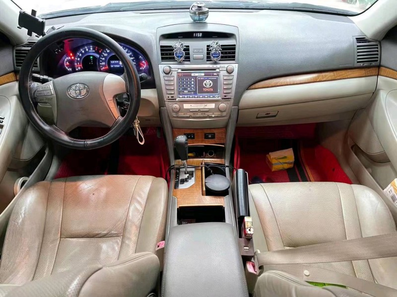 济宁10年丰田凯美瑞5