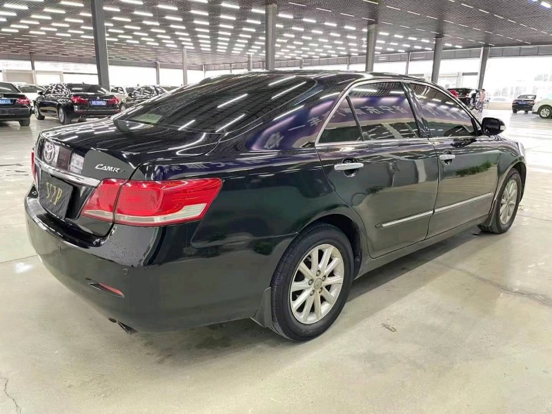 济宁10年丰田凯美瑞8