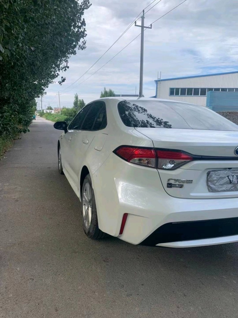 济宁20年丰田雷凌2