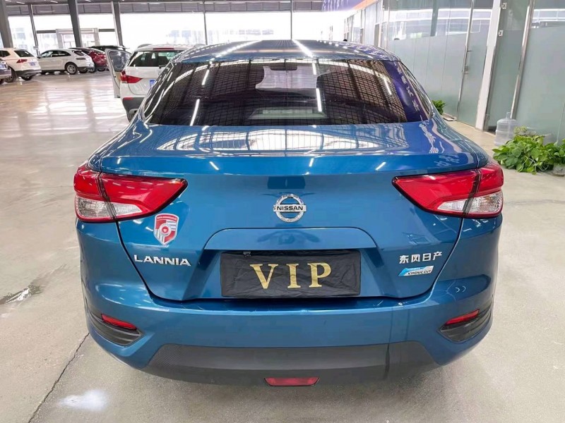 济宁17年日产蓝鸟9