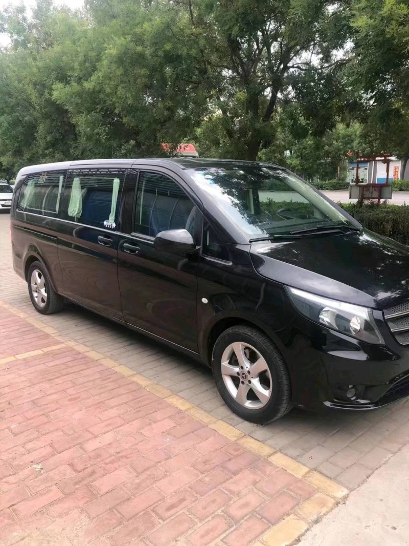 枣庄19年奔驰威霆2