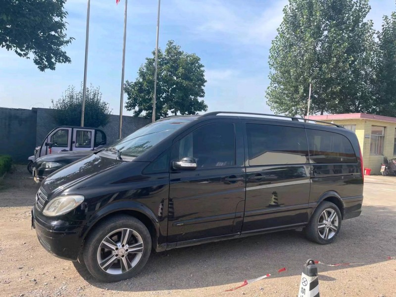 枣庄10年奔驰唯雅诺3