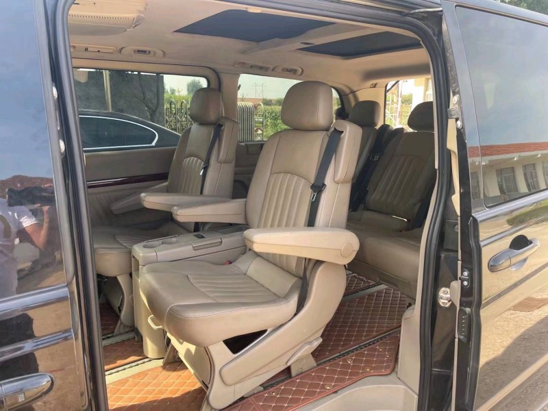 枣庄10年奔驰唯雅诺4