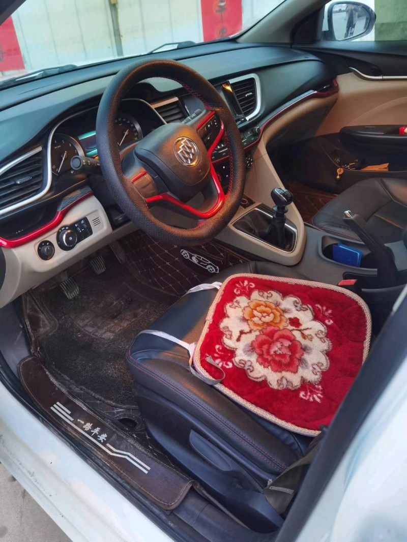 济宁15年别克英朗5