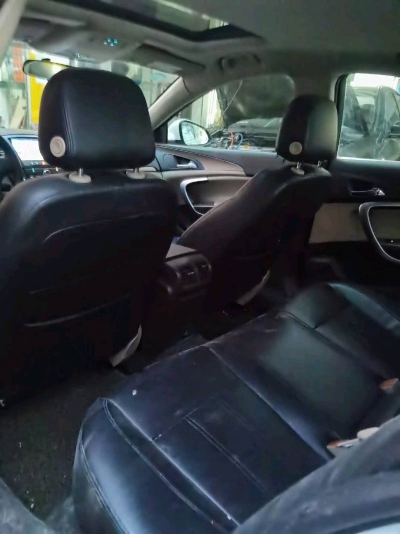 济宁12年别克君威6