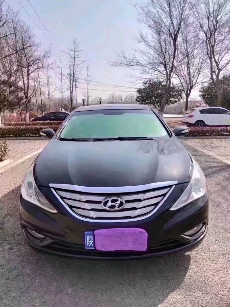 徐州13年现代索纳塔八1