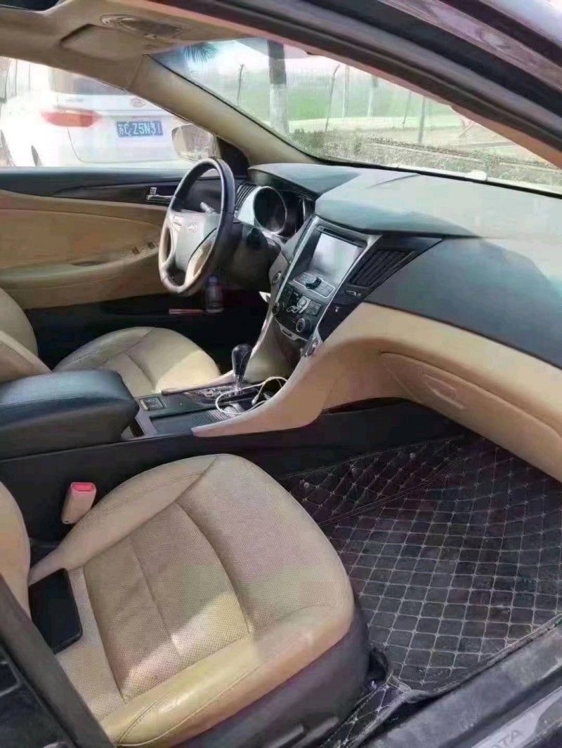 徐州13年现代索纳塔八5