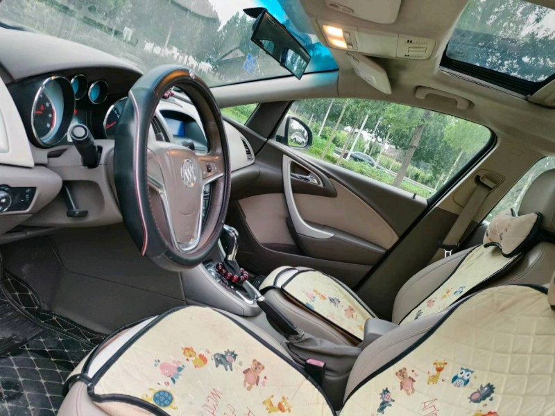 东营11年别克英朗GT4