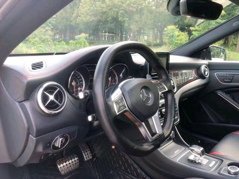 东营15年奔驰CLA3