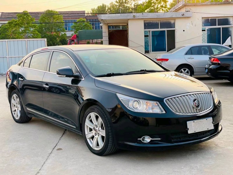 徐州12年别克君越8