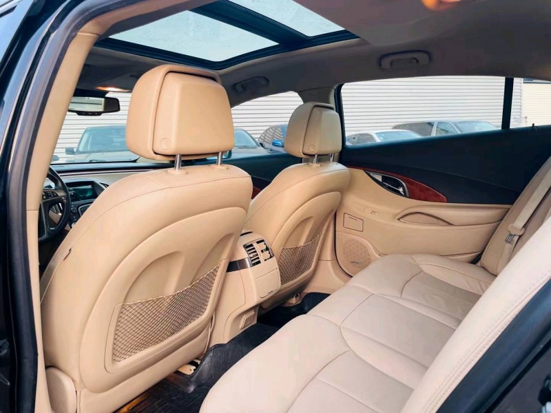 徐州12年别克君越6