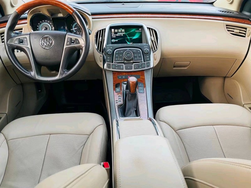 徐州12年别克君越5