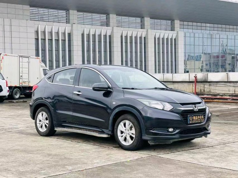 东莞17年本田缤智2