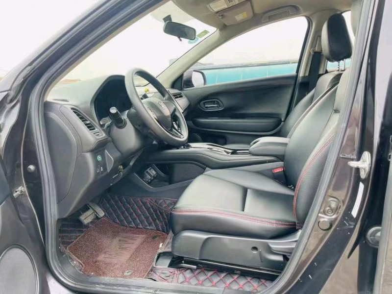 东莞17年本田缤智5