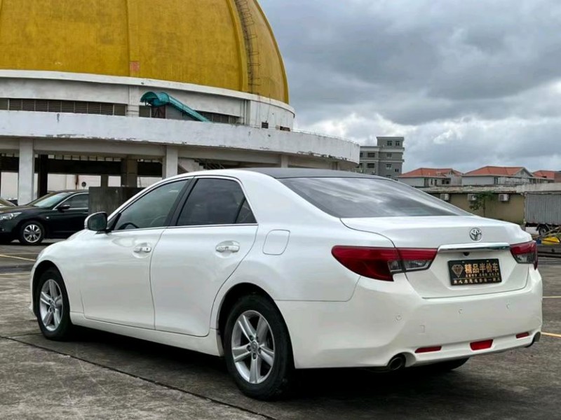 东莞15年丰田锐志8