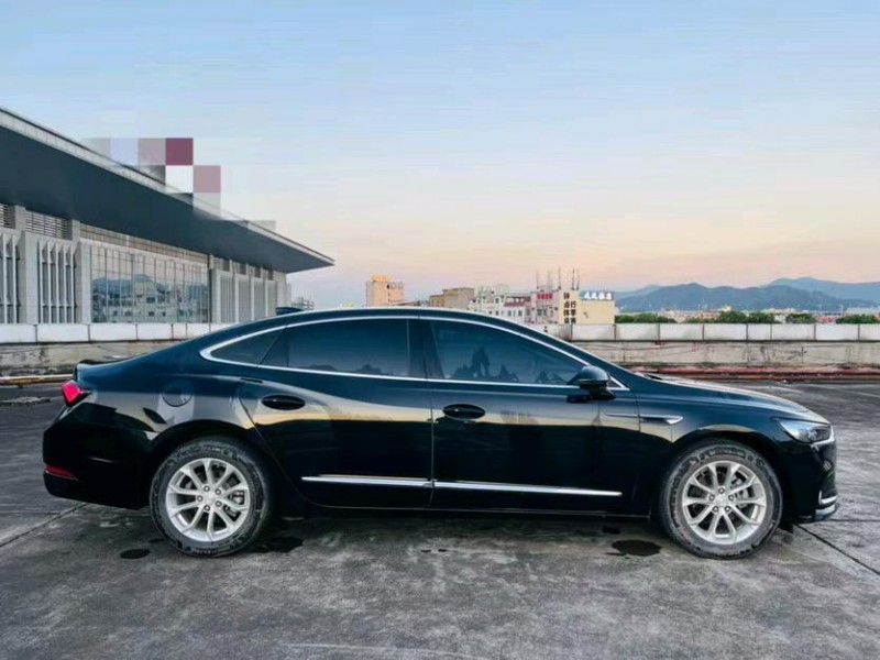 东莞21年别克君越8