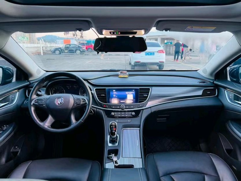 东莞21年别克君越5