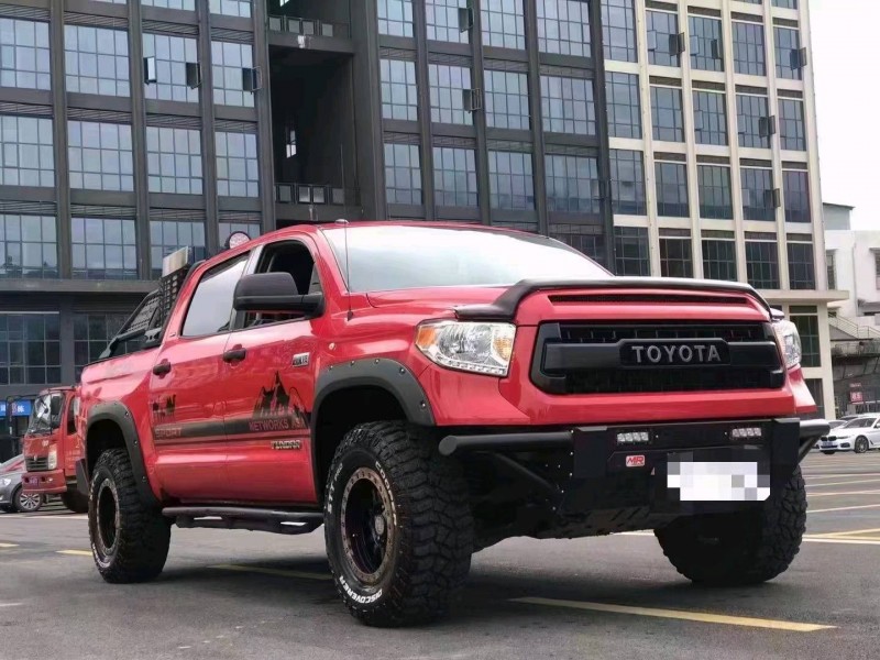 北京16年丰田坦途8