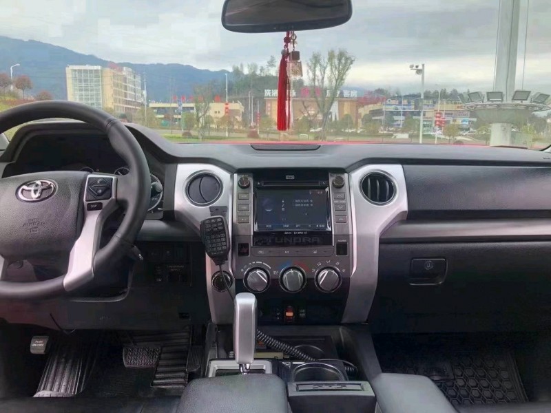 北京16年丰田坦途7