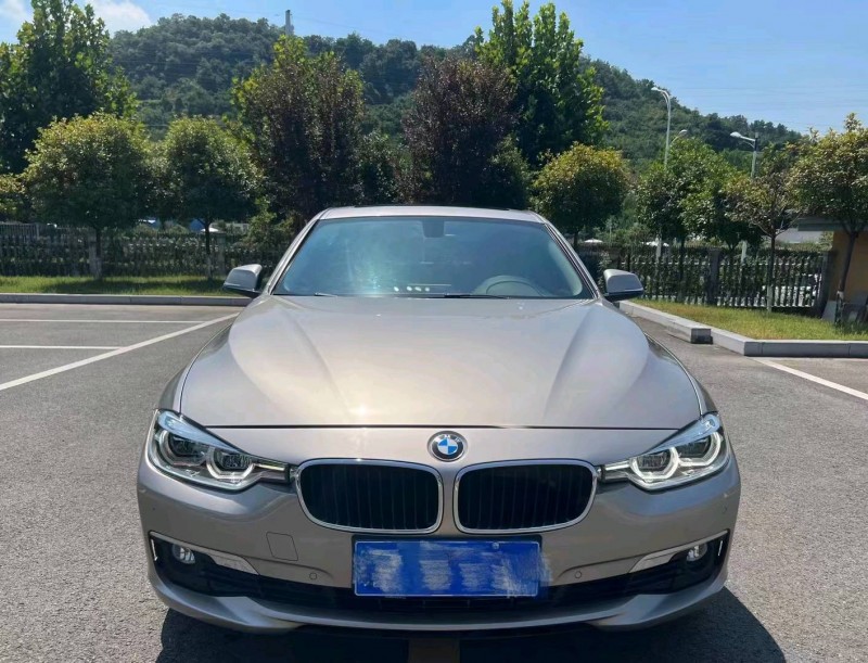 北京17年宝马3系1