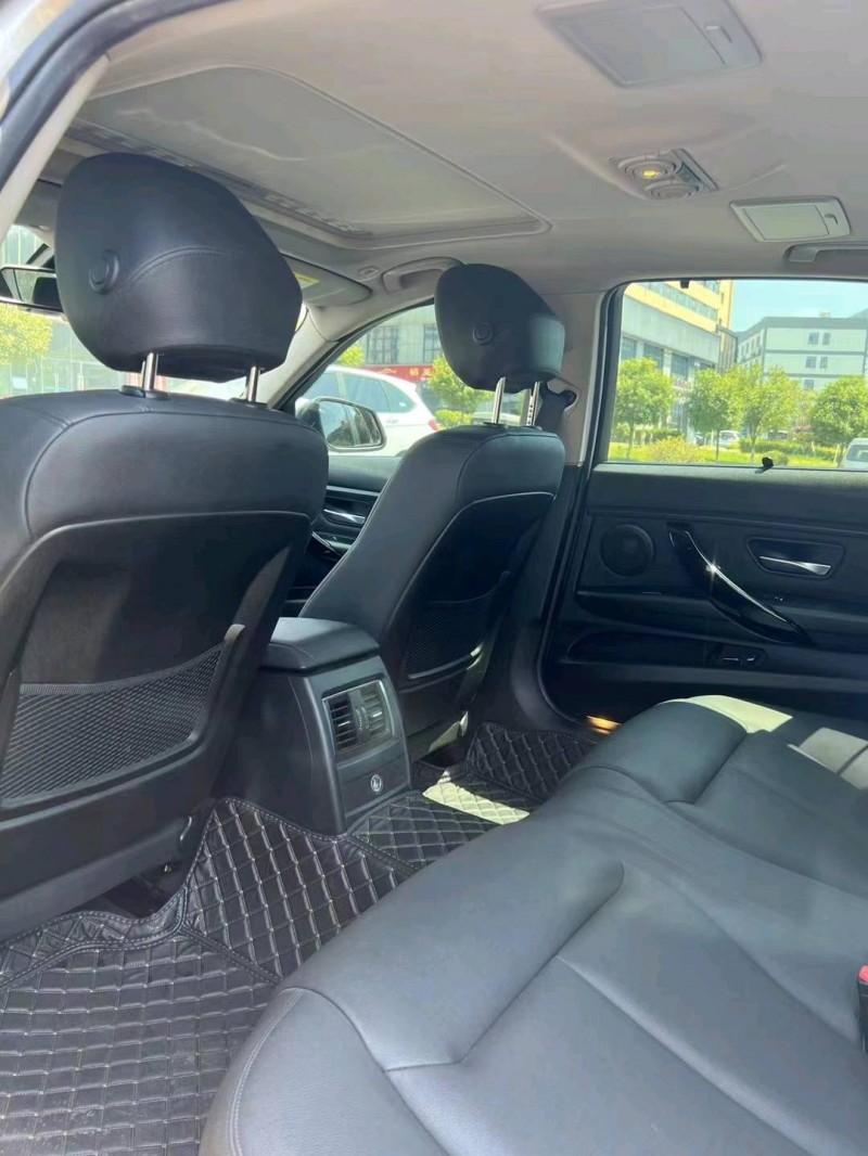 北京17年宝马3系8