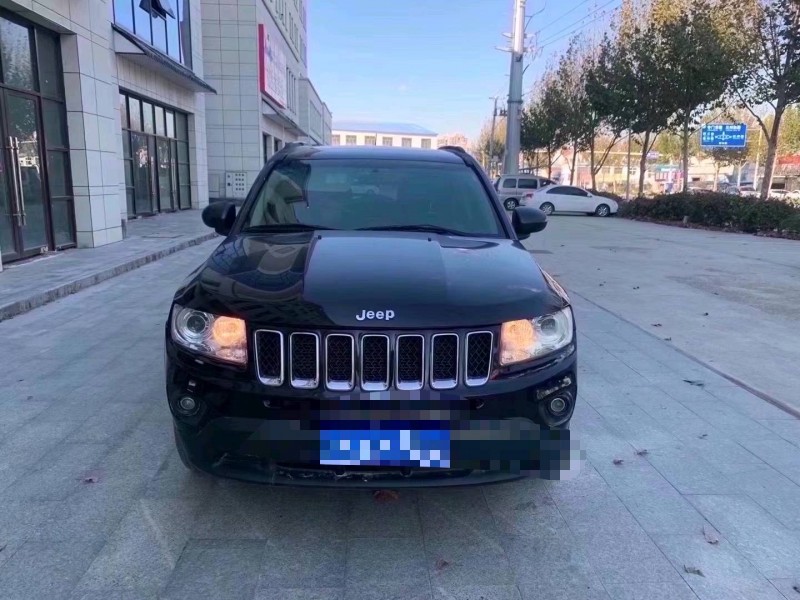 青島12年Jeep指南者1
