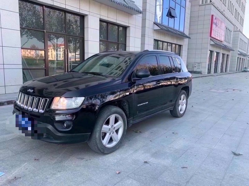 青島12年Jeep指南者2