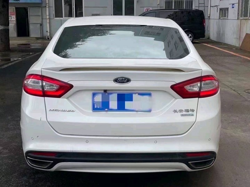 青岛16年福特蒙迪欧9