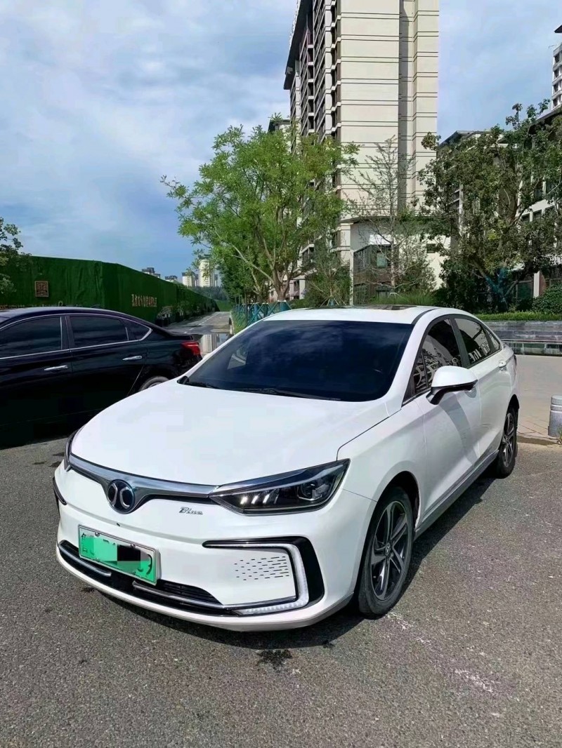 廊坊19年北汽新能源EU系列2