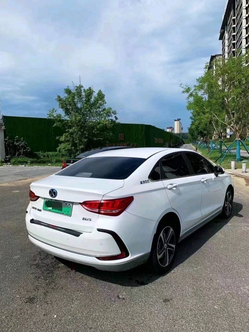 廊坊19年北汽新能源EU系列7