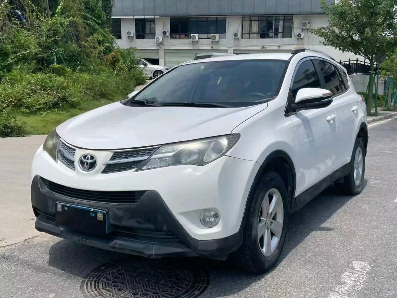 广州13年丰田RAV42