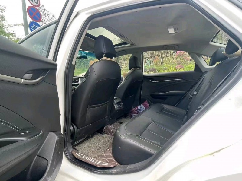 广州18年别克英朗9