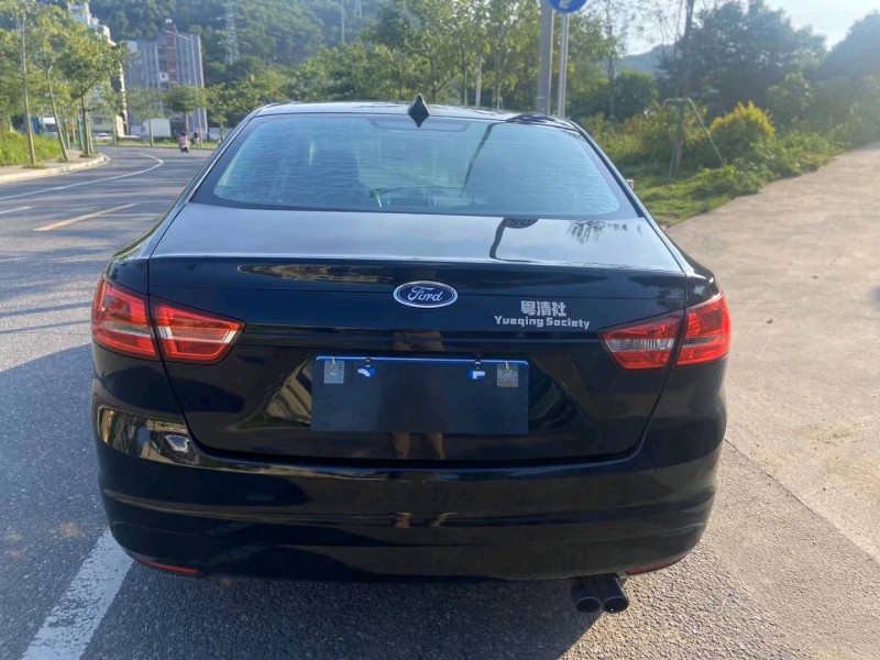 广州16年福特福睿斯4