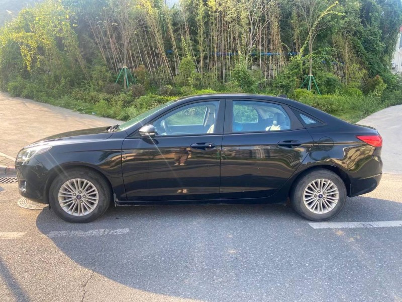 广州16年福特福睿斯5