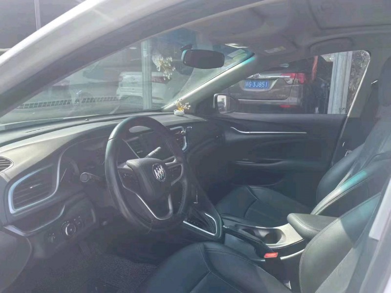 邵阳18年别克英朗8