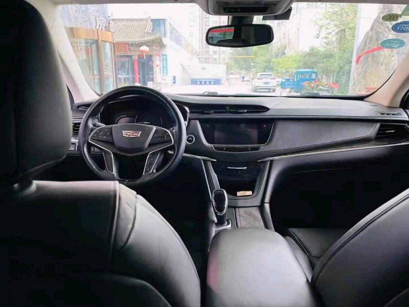 东营16年凯迪拉克XT52