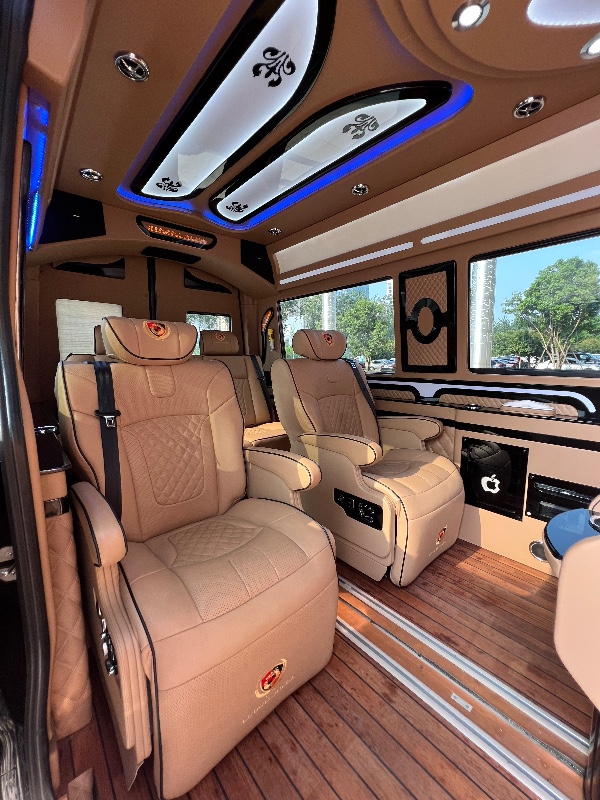 枣庄17年奔驰斯宾特4