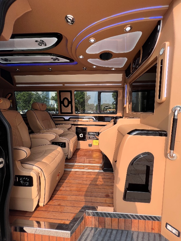 枣庄17年奔驰斯宾特3