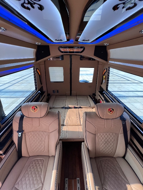 枣庄17年奔驰斯宾特2