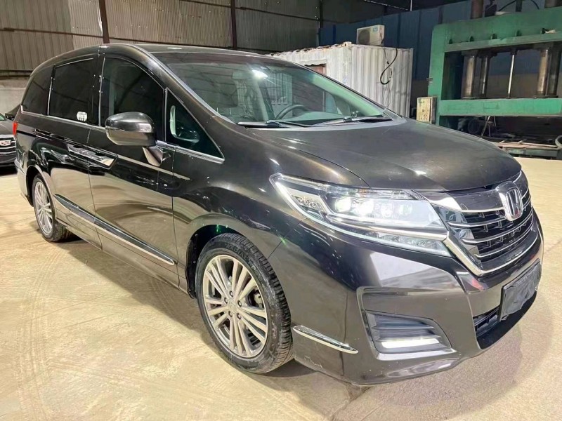 邢台17年本田艾力绅3