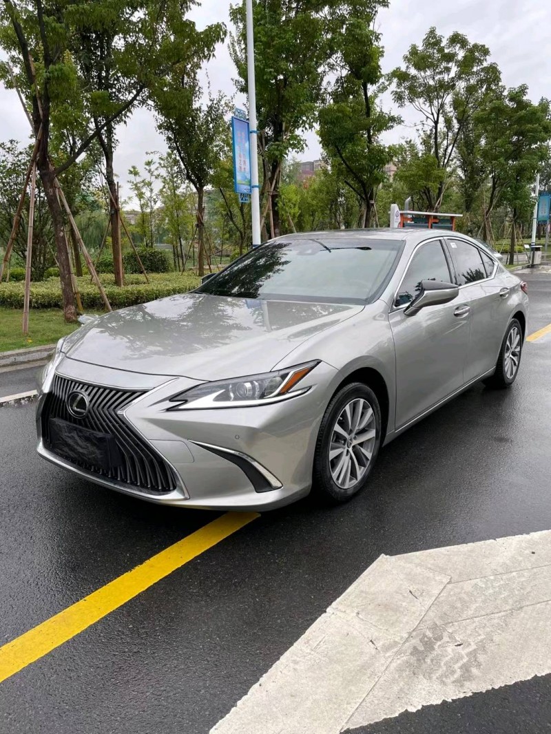 徐州20年雷克萨斯ES8