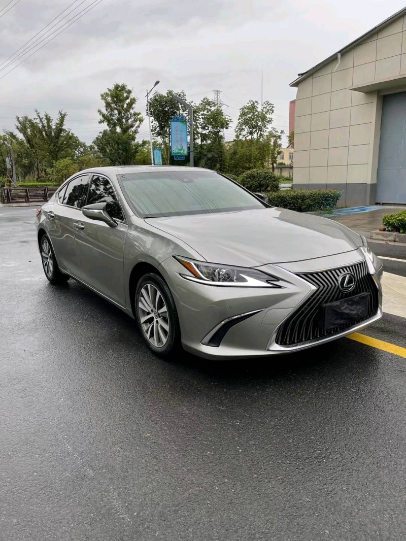 徐州20年雷克萨斯ES7