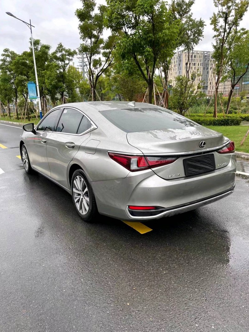 徐州20年雷克萨斯ES6