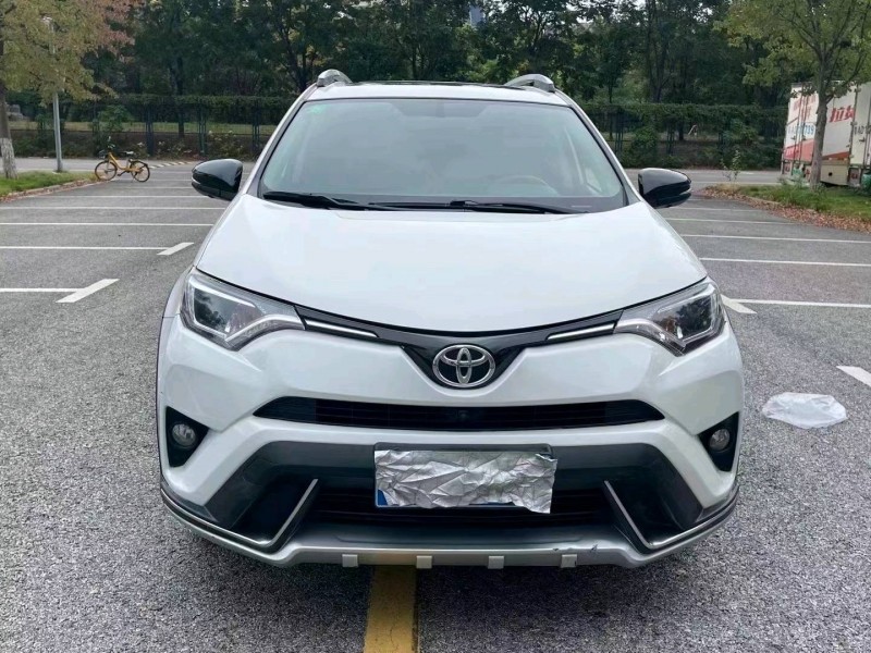 北京18年丰田RAV4荣放1